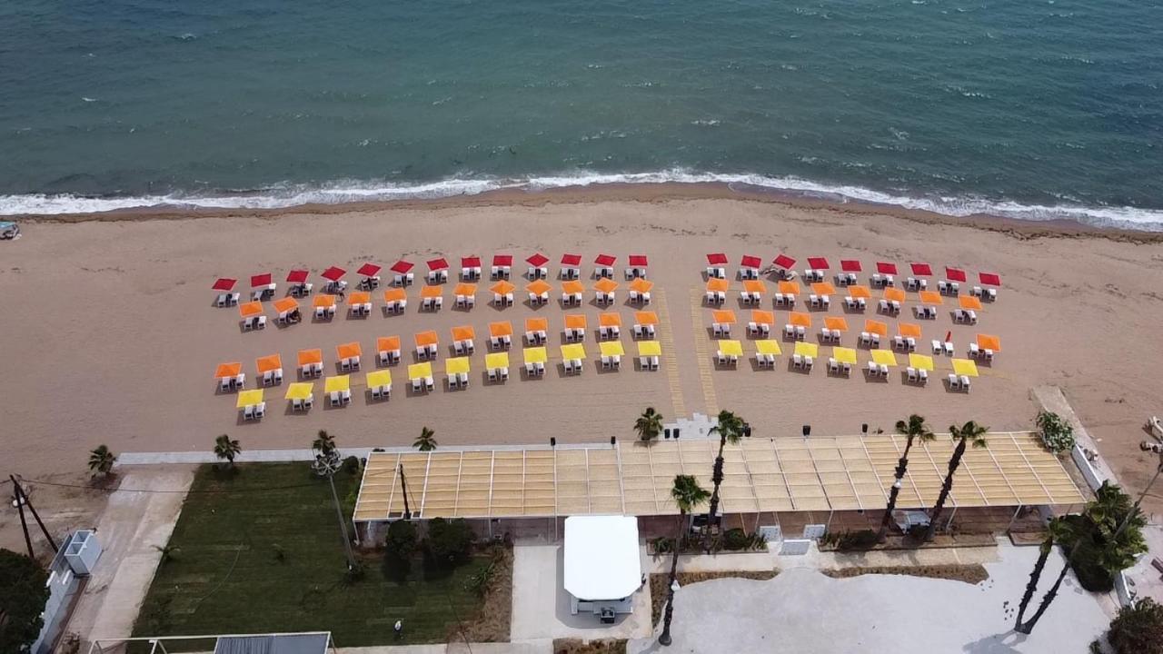 Buka Sandy Beach Messíni Exterior foto