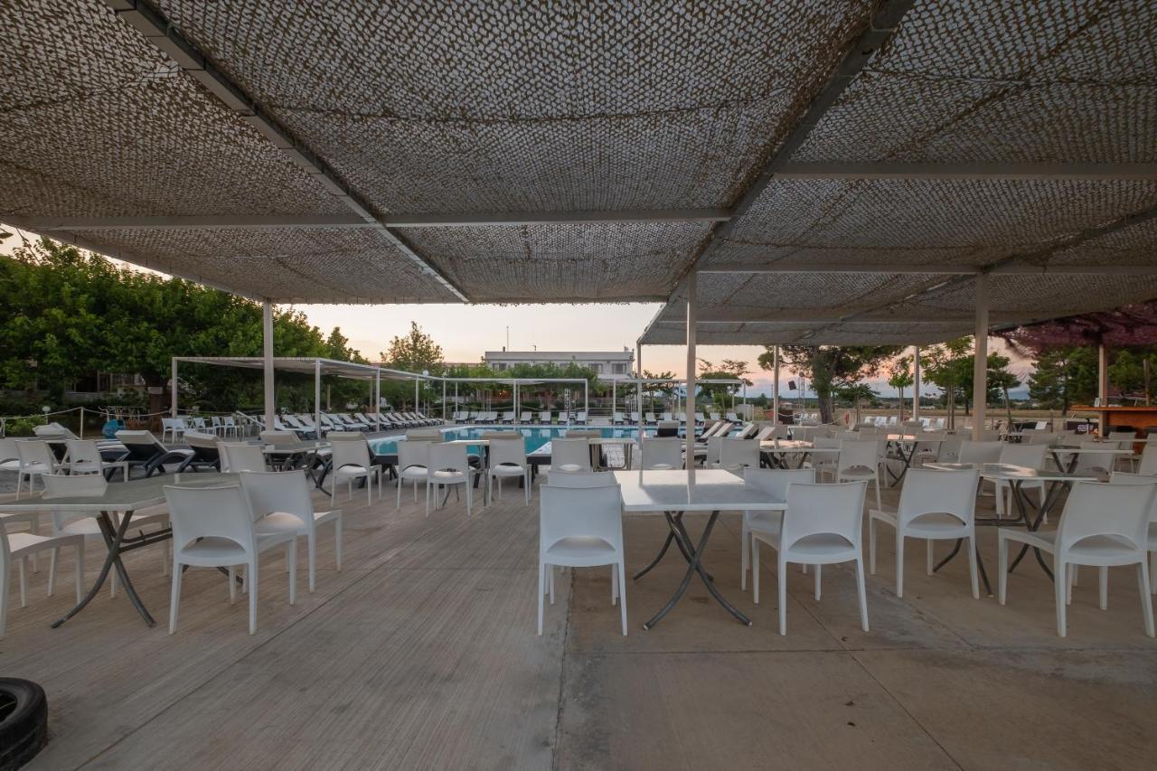 Buka Sandy Beach Messíni Exterior foto